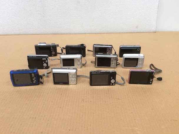 Canon, Panasonic, Sony, Olympus And Maginon Digital Cameras (Lot Of 12)