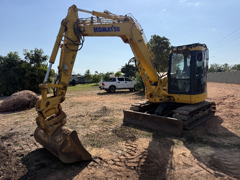 Komatsu PC88MR-10 Tracked Excavator with Bucket and Ripper