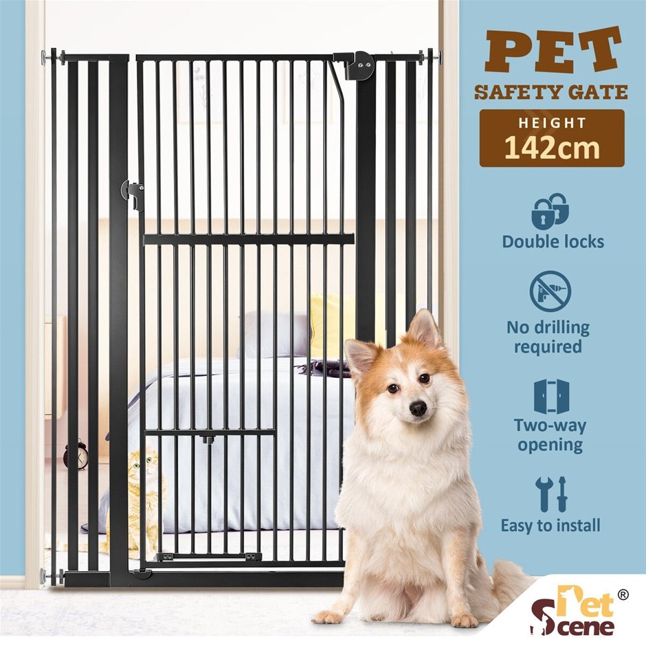 Extra Tall Retractable Pet Safety Gate 142cm Height 75-105cm Width
