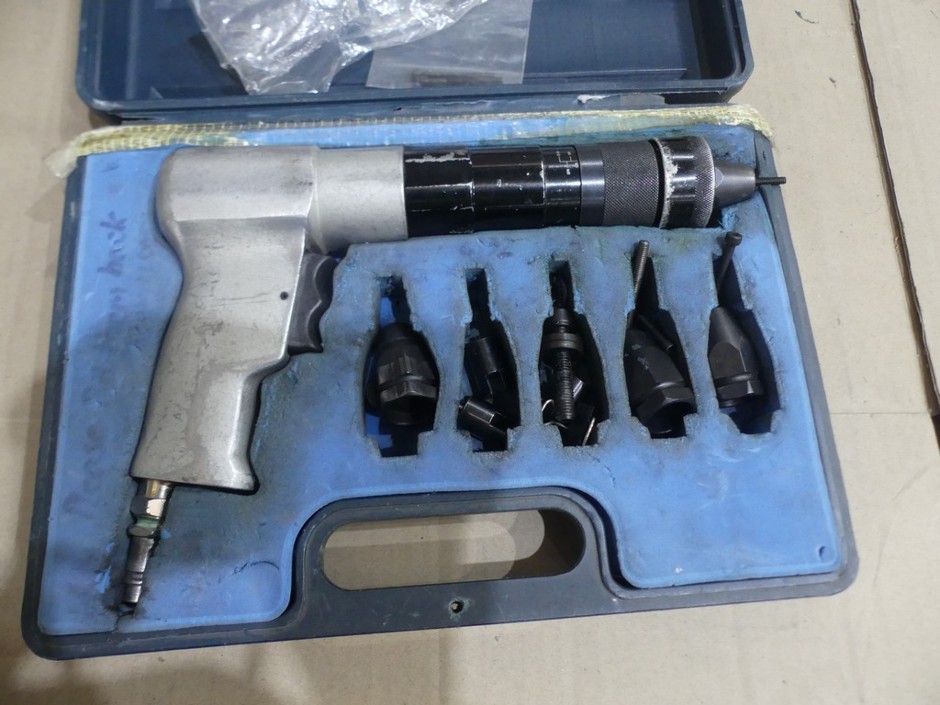 <p>Pneumatic Tapping Drill</p>