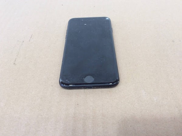 Apple iPhone 7 (A1778) Phone 32GB