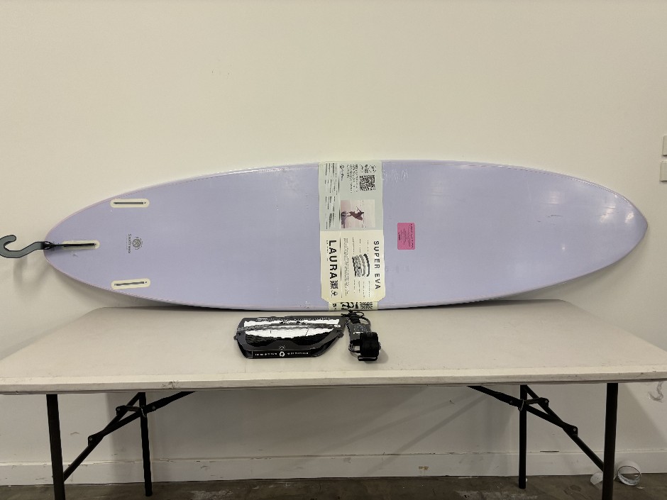 7’6” Sun Beam Hydrangea Surfboard & Accessories
