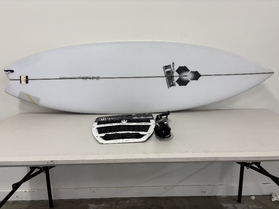 5’9” Better Everyday Surfboard & Accessories