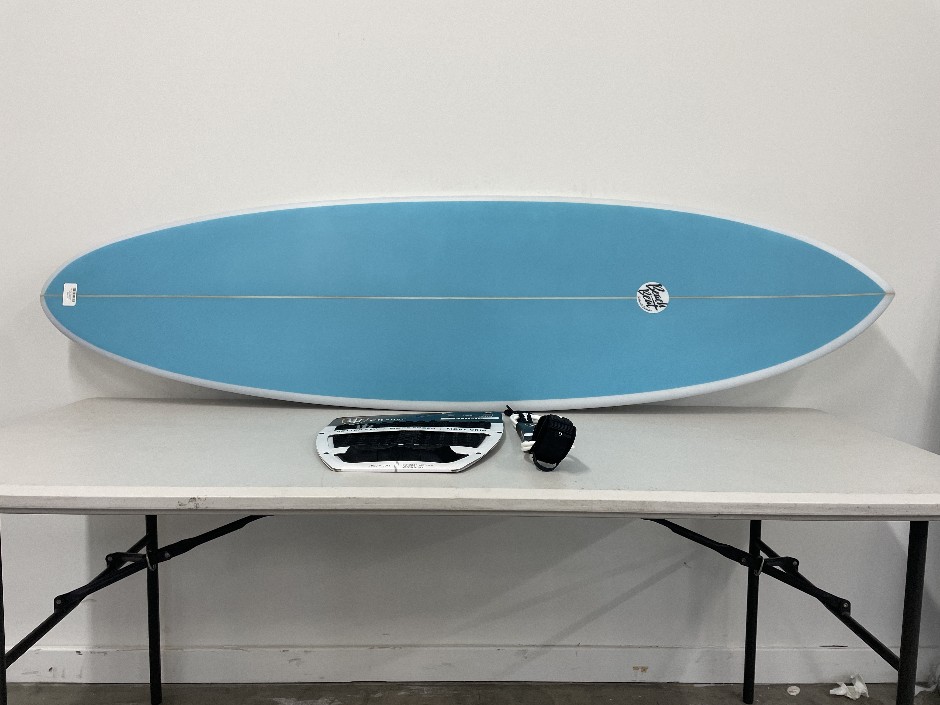 6’4” Beach Beat Hip Star Twin Surf Board and Accessories