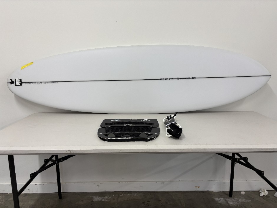 6’7” Mid Twin Surfboard & Accessories