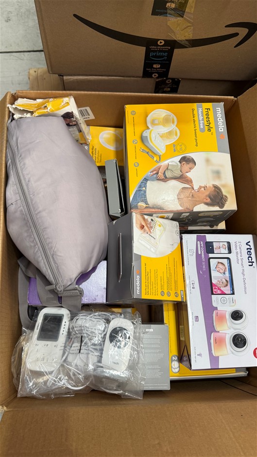 Assorted Box of Baby Items. NB: Items may not be in original packaging and
