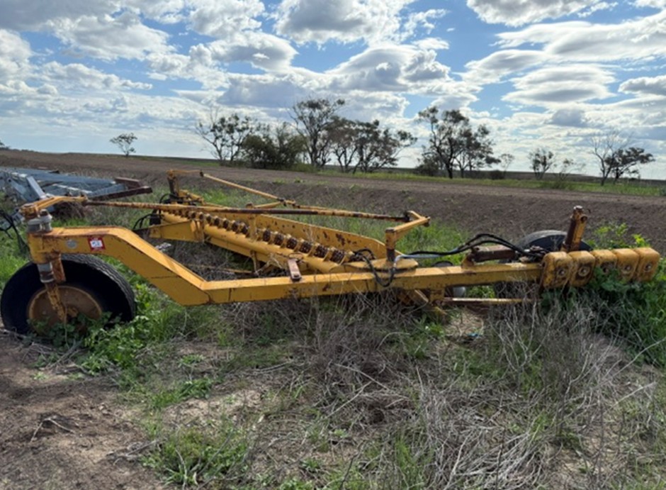 Chamberlain 24 Plate Disc Plough
