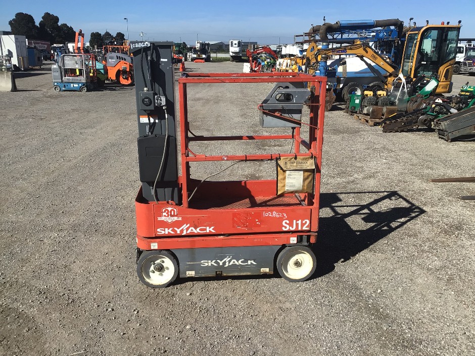 2015 SkyJack Man Lift
