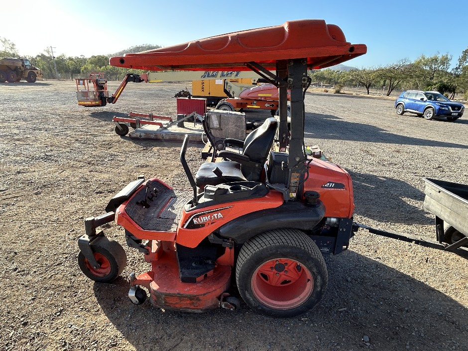 Kubota Ride on Mower with trailer