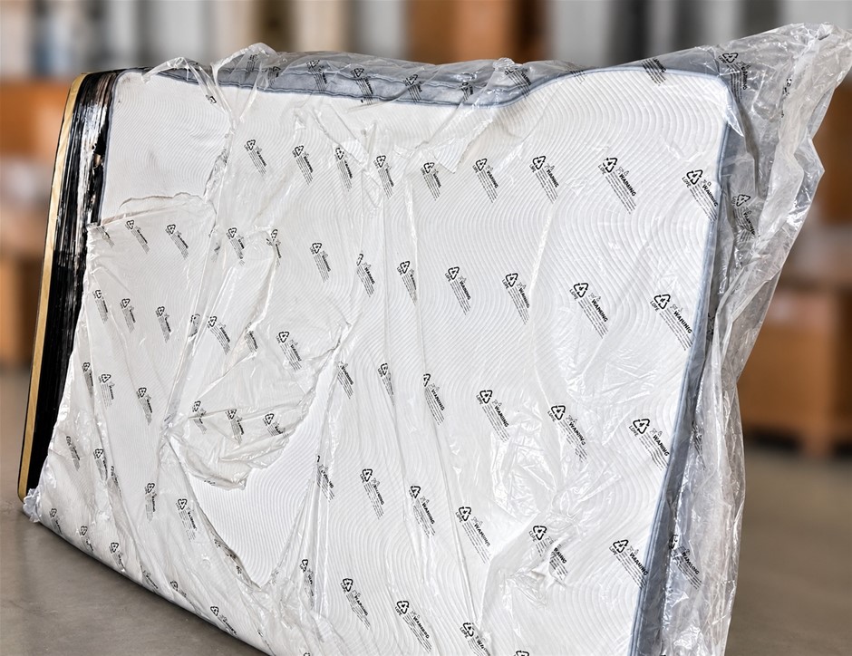 KOALA Queen Size Mattress NB: damaged zipper, photo as is
