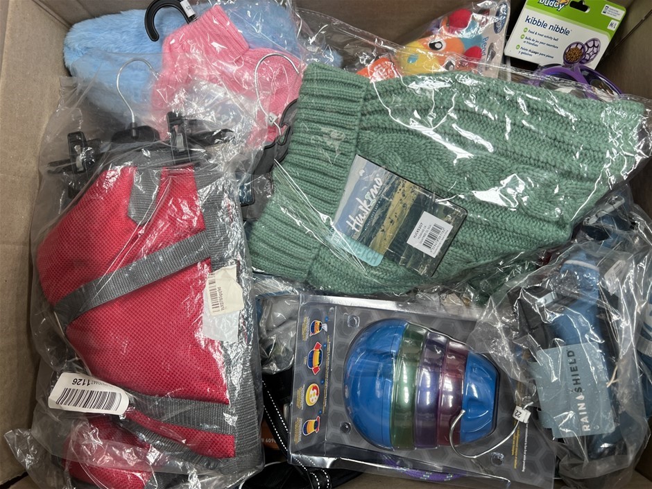 10 x Assorted pet products. NB: Photo as is. Some Not in Original Packaging