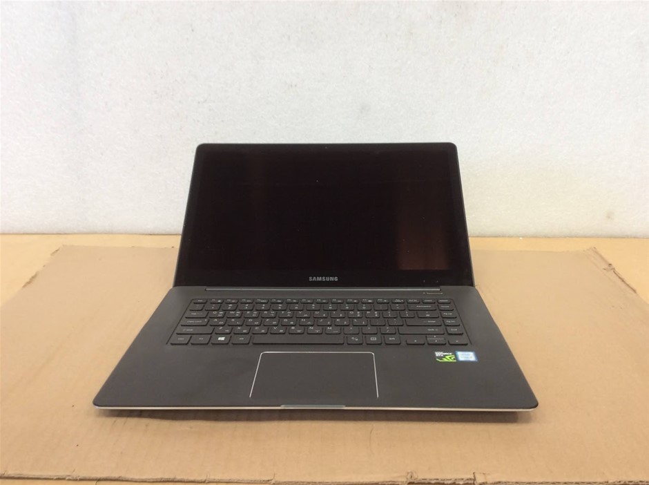 SAMSUNG NT930Z5L-X716 Laptop i7-6700HQ 16GBRAM 256GB Black