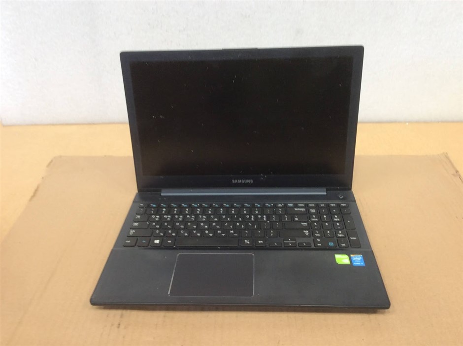 SAMSUNG NT870Z5G-X72S Laptop i7-4720HQ 8GBRAM 256GB Black