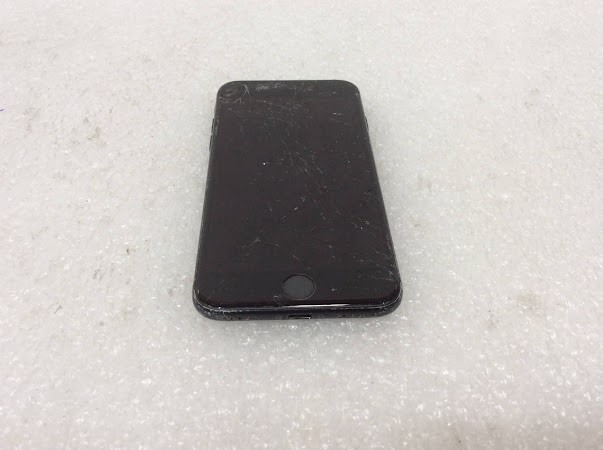 Apple iPhone 7 (A1778) Phone 32GB