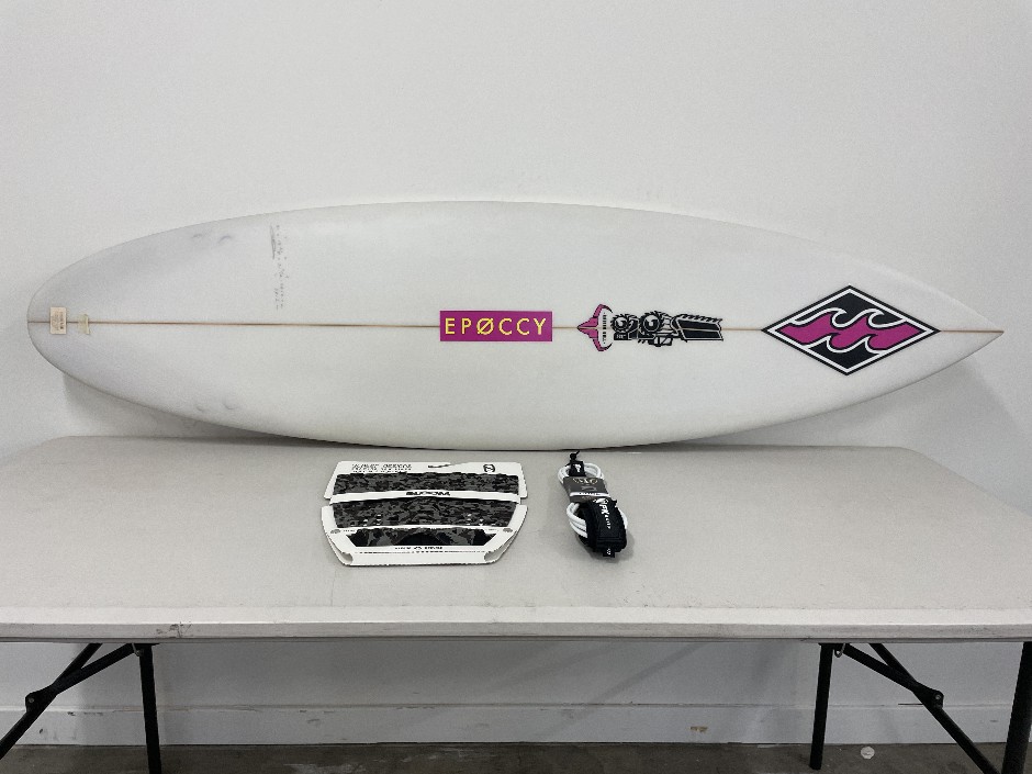 6’1” JS Industries Raging Bull Surf Board & Accessories