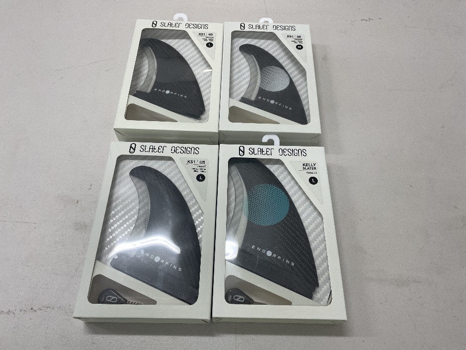 <p>4x Slater Design Fin Packs</p>