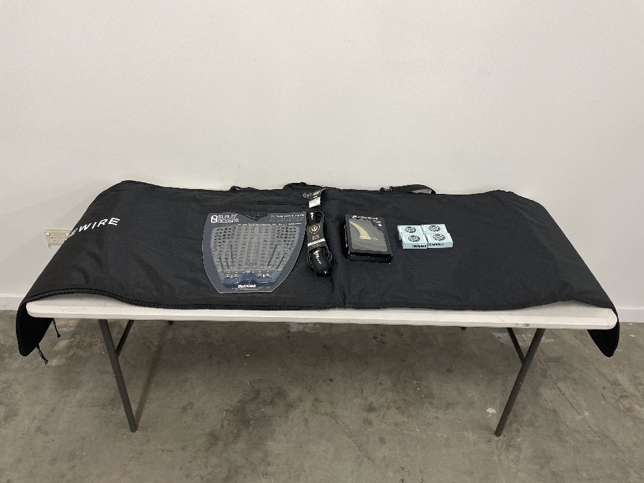 <p>9’0” FireWire Surfboard Bag and Accessories</p>