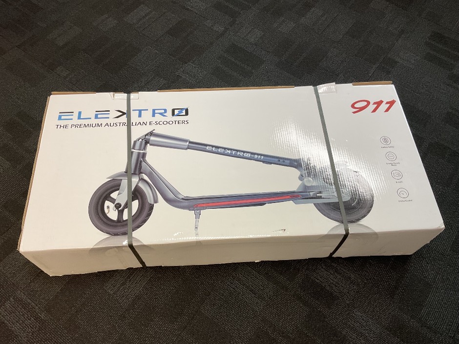 <p>ELEKTRO 911 E SCOOTER</p>