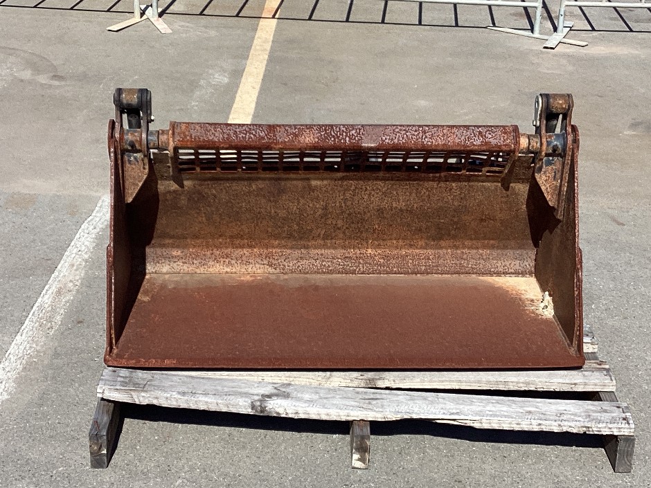 Toro Mini Loader 4IN1 Bucket