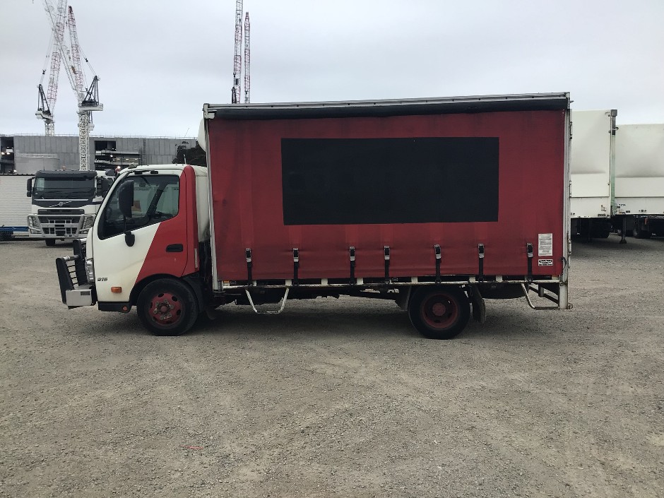 2016 Hino 300   4x2 Pantech