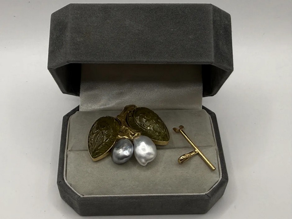 Peridot and Pearl Brooch