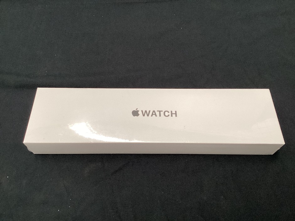 Apple Watch SE 44mm Space Grey Aluminium Black Sport Band GPS