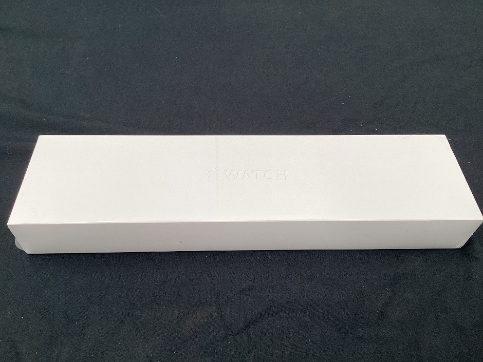 <p>Apple Watch Series 6 44mm Space Grey Aluminium Black Sport Band</p>