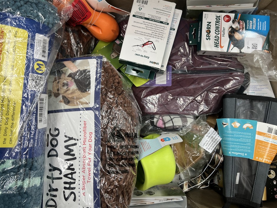 18 x Assorted Pet Products. NB: Photo as is. Some Not in Original Packaging
