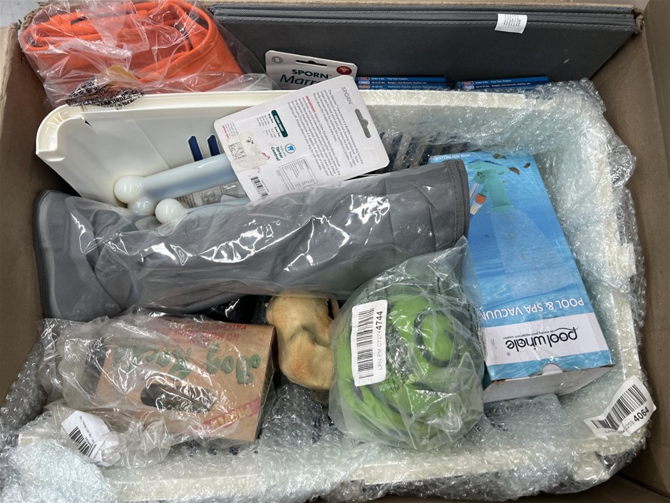 10 x Assorted pet Products. NB: Photo as is. Some Not in Original Packaging
