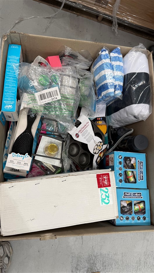 Assorted Box of Homeware Items. NB: Items may not be in original packaging