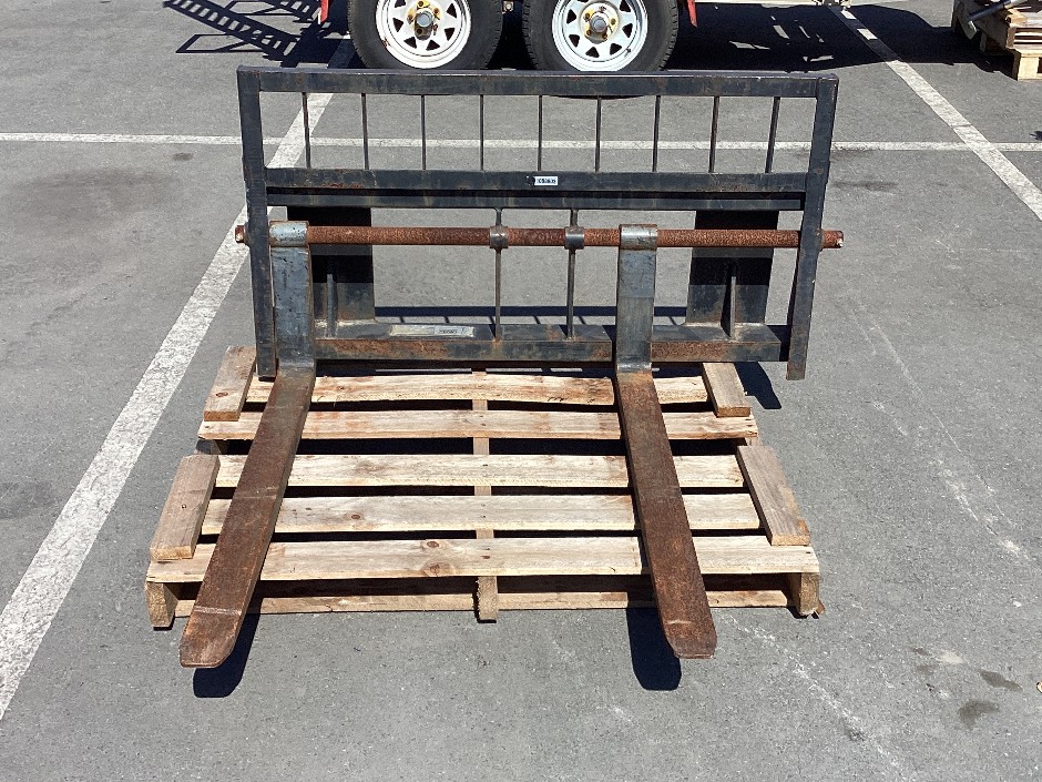 <p>Skid Steer Forklift Attachment</p>