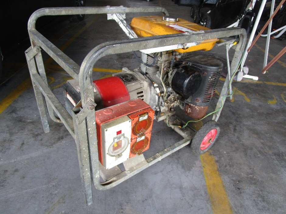 <p>Crommelins Petrol 5KVA Generator</p>