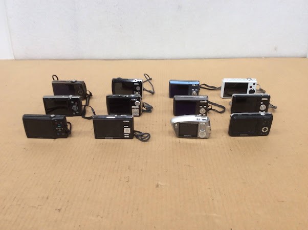 Mixed Brand & Model Digital Cameras (Lot of 12)