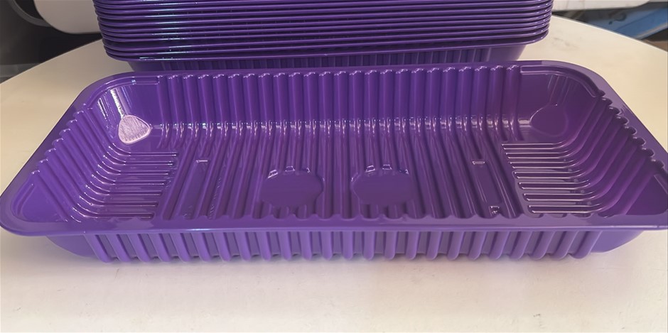 200x Plastic Trays (13x6x40)