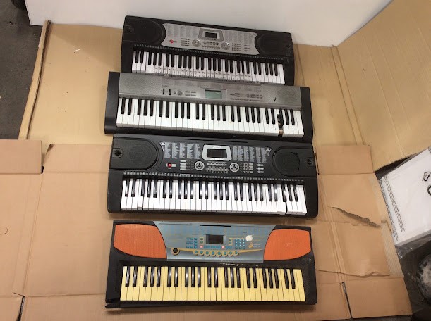 Alpha JK-60-SL&Casio LK-120&Alpha JK-60-BK Electronic Keyboard (Lot of 4)