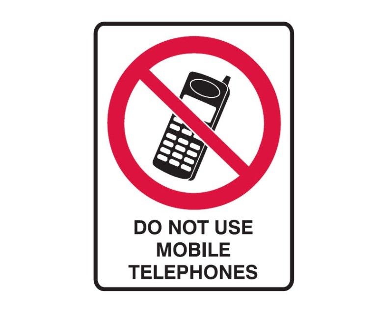 22 x SUPER SAFETY Do Not Use Mobile Telephones Sign, 300mm x 450mm.