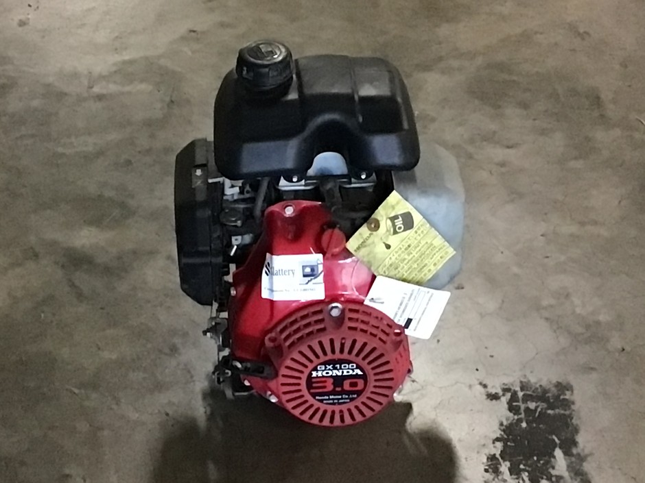 <p>Honda GX100 Petrol Motor</p>