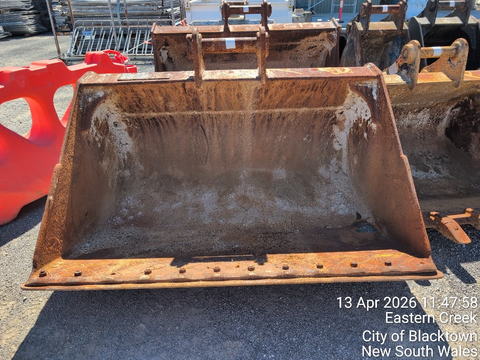 <p>EXCAVATOR BUCKET (Site ID: 95.09)</p>
