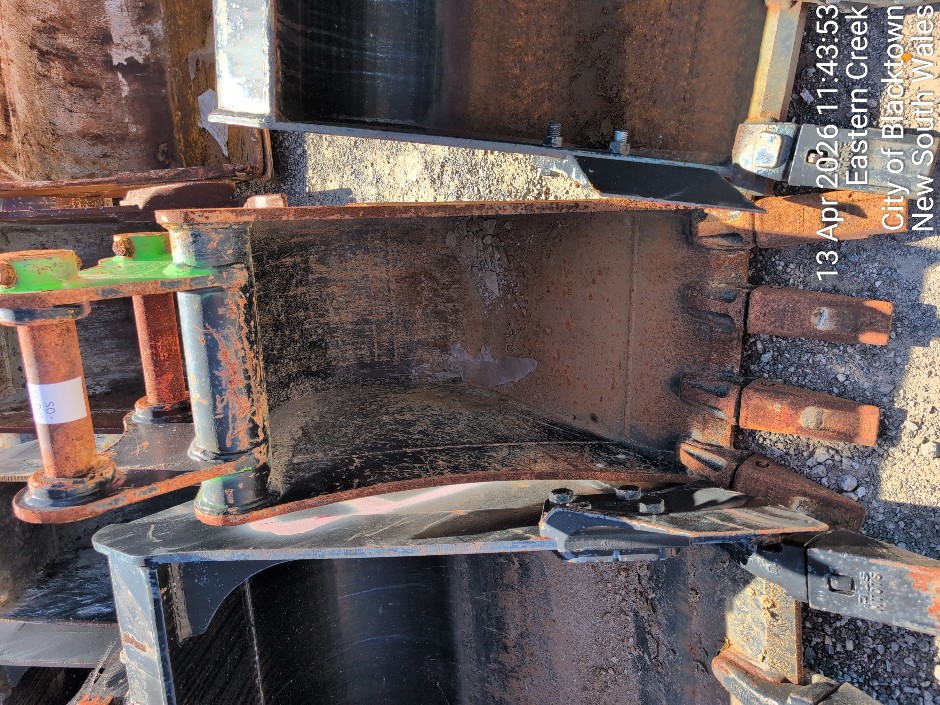 <p>EXCAVATOR BUCKET (Site ID: 95.05)</p>