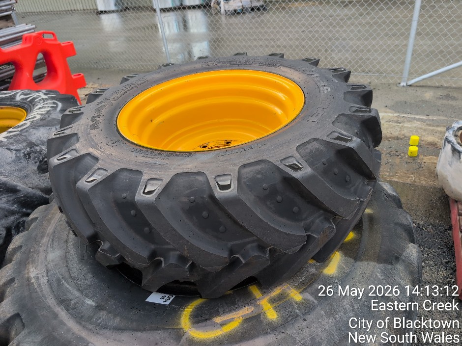 1 x WHEEL & TYRE (Site ID: 219)