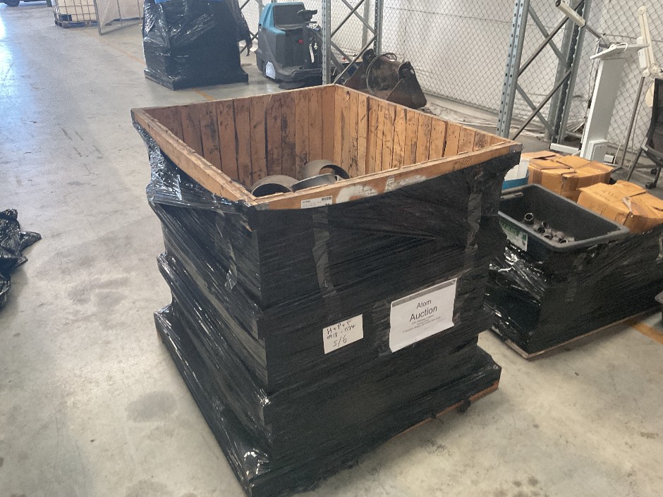 <p>Various Sizes Of Hoses Fittings and Pipes Pallet of</p>