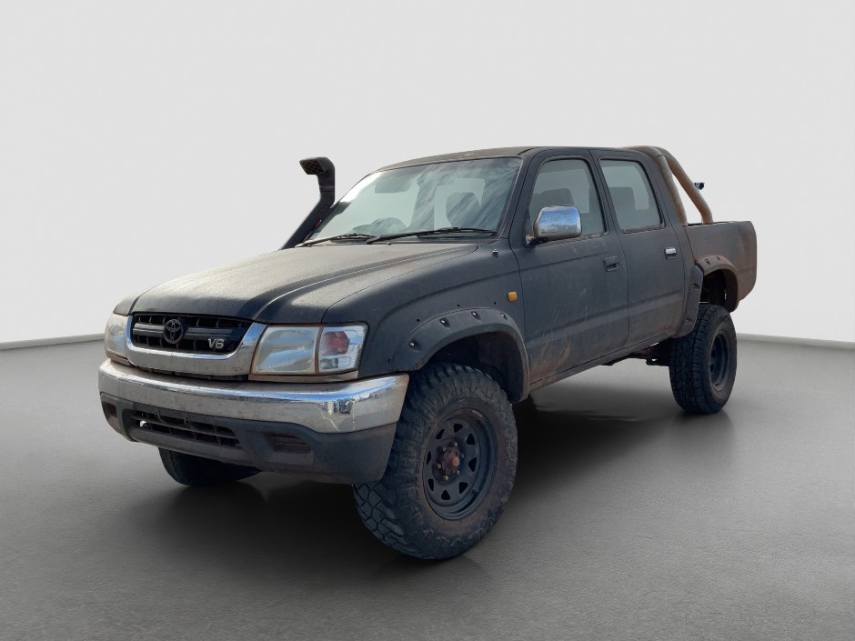 2002 Toyota Hilux SR5 Petrol