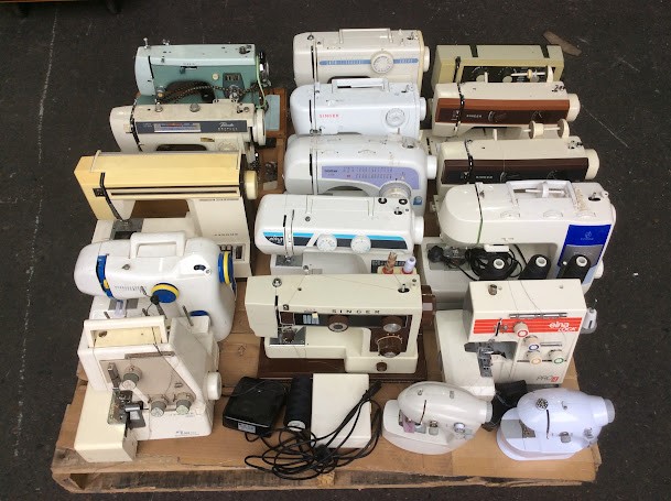 Singer/Brother Mixed Brand and Model Sewing Machine