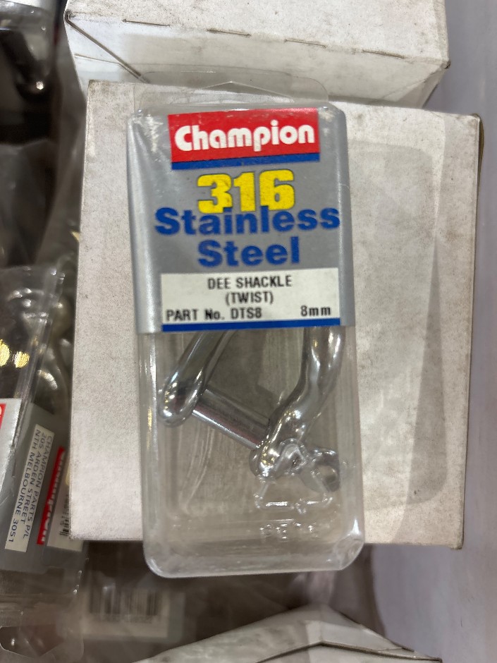 Quantity of Champion Dee Shackles 8mm Twist Type, x2 Tubs