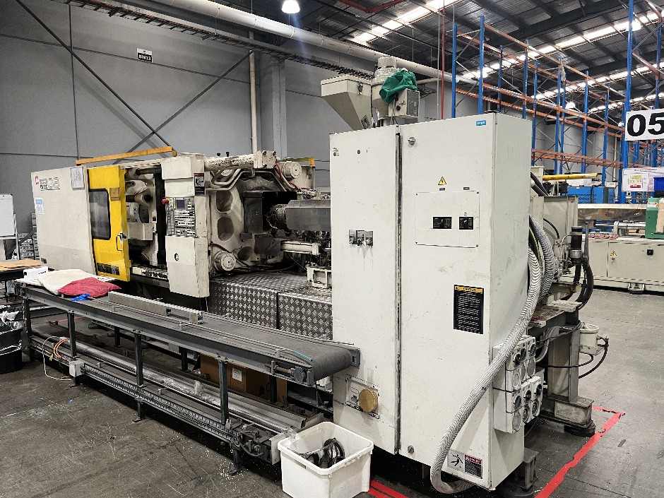 <p>Injection Moulding Machine</p>