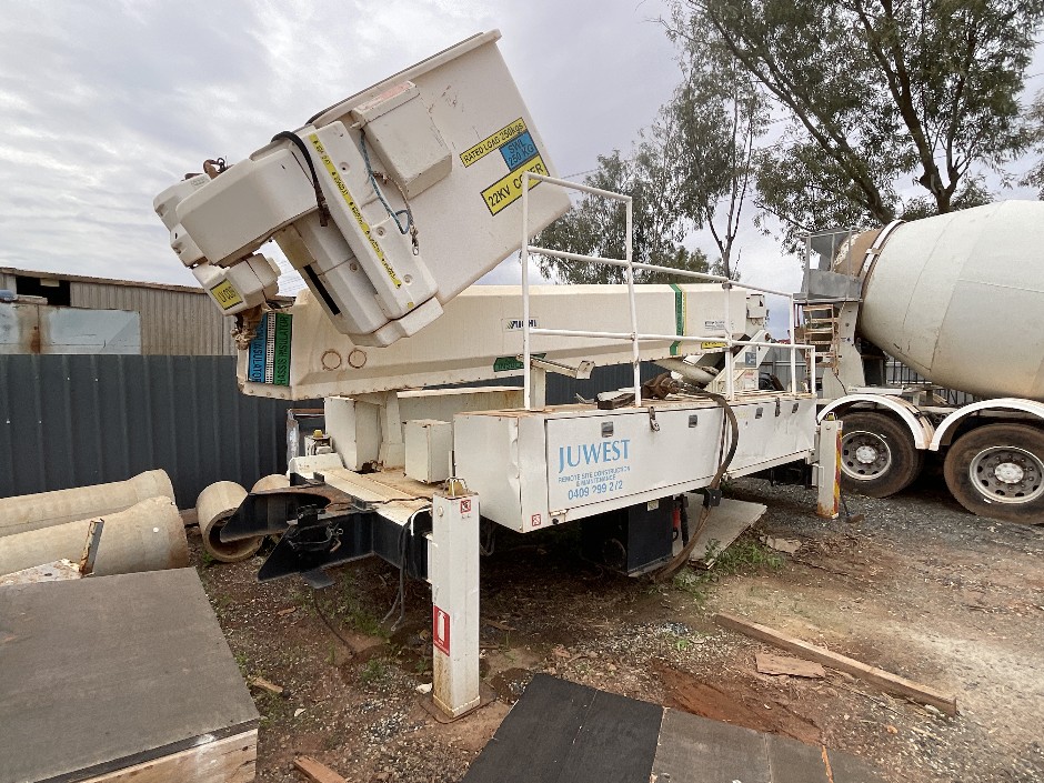 2006 Aichi SN15A Electric truck-mounted boom lift