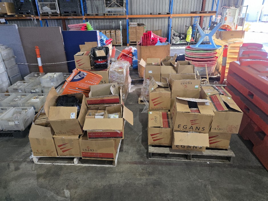 <p>Various Boat Parts, Various Hardware And More, Lot Consist of 4 Pallets<
