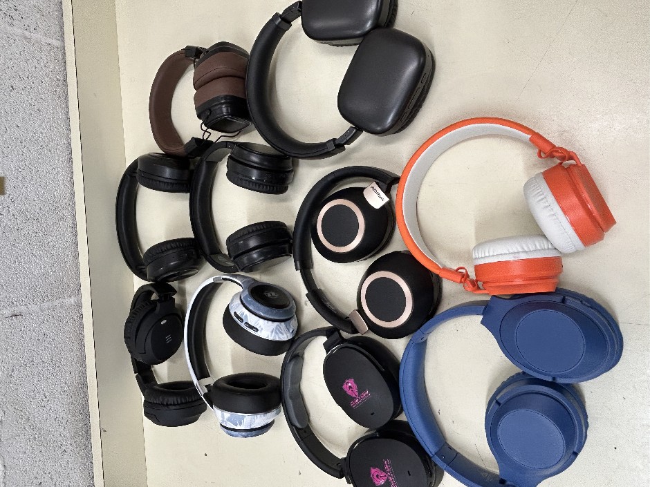 <p>10 x Assorted Wireless Headphones incl Liquid Ears, Sound Teq and more</