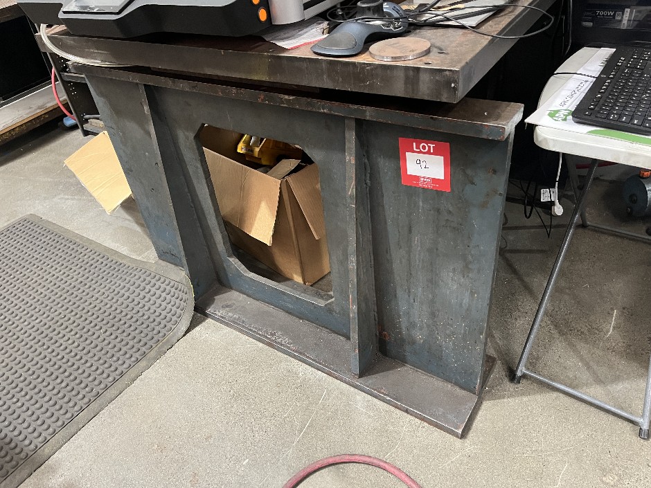 Steel Plate on 2x Steel Legs