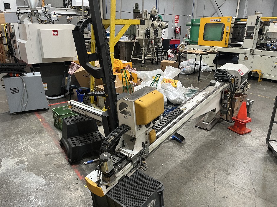 <p>Robotic Gantry Arm</p>